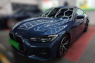 宝马4系 2022款 425i 时尚型 M运动曜夜套装