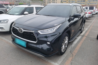 丰田 汉兰达 2022款 380T 四驱尊贵版 7座