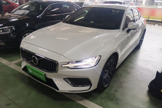 沃尔沃S60 2021款 T4 智逸豪华版