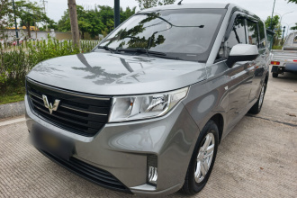 五菱汽车 五菱宏光PLUS 2019款 1.5T 手动舒适型 7座