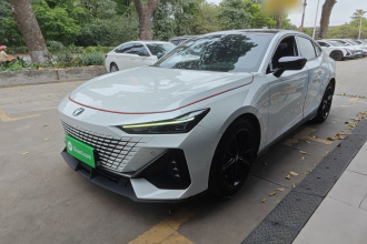 长安UNI-V 2023款 1.5T 尊贵型