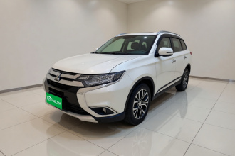 三菱 欧蓝德 2018款 2.4L 四驱豪华版 7座