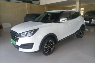 众泰T300 2023款 T300L 1.5L 手动标准版