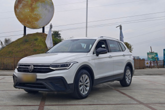 大众 途观L 2024款 出众款 300TSI 自动两驱龙腾版