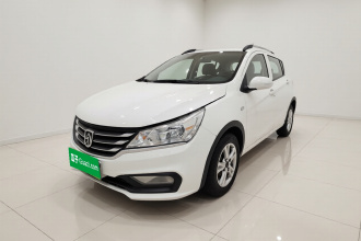 宝骏310 2016款 1.2L 手动舒适型