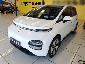 宝骏云朵 2023款 460 Plus 运营专属版