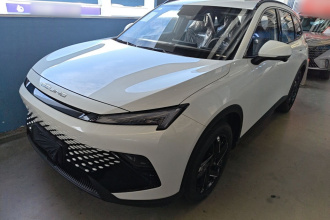 北京汽车 魔方 2023款 1.5T DCT黄金版