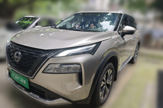 日产 奇骏 2023款 e-POWER 超混双电机四驱豪华版