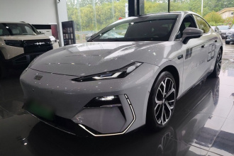 吉利银河 银河E8 2025款 700km 远航智驾版