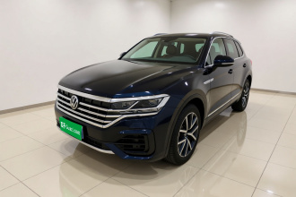 大众 途锐 2021款 3.0TSI 锐享版 经典运动套装