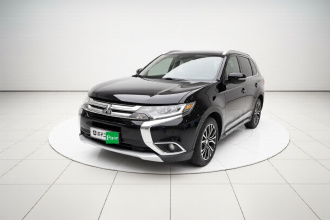 三菱 欧蓝德 2018款 2.4L 四驱精英版 5座