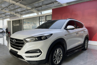 现代 途胜 2015款 1.6T 双离合两驱智能型