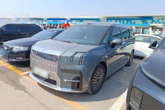 极氪009 2024款 七座过道版四驱 108kWh