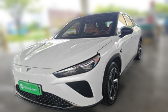 哪吒汽车 哪吒L 2024款 增程 310 闪充红衣版