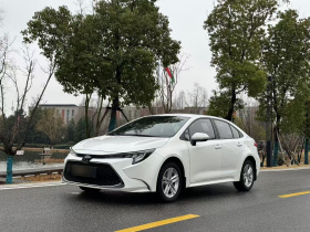 丰田 雷凌 2022款 185T CVT豪华版