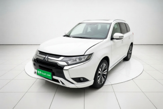 三菱 欧蓝德 2021款 2.0L 两驱畅享版 5座