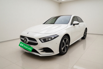 奔驰A级 2022款 改款三 A 200 L 运动轿车时尚型