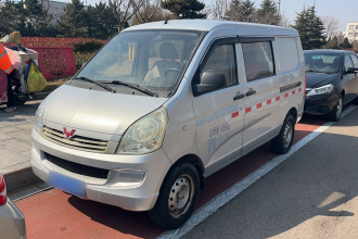 五菱汽车 五菱荣光 2019款 1.2L S 厢式运输车标准型5座