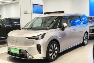 沃尔沃EM90 2025款 Ultra 六座