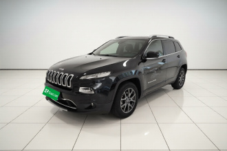 Jeep 自由光 2020款 2.0L 两驱经典运动版