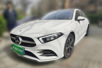 奔驰A级 2022款 改款三 A 200 L 运动轿车时尚型