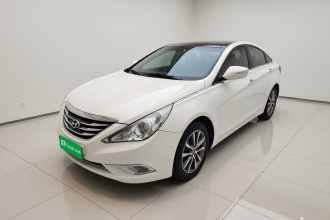 现代 索纳塔 2015款 经典 2.0L 自动领先版