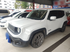 Jeep 自由侠 2018款 互联大屏版 180T 自动动能版+
