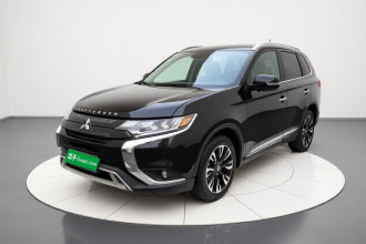 三菱 欧蓝德 2020款 2.4L 四驱致享版 5座