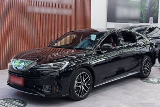 比亚迪 海豹 2023款 DM-i 1.5T 121km 尊荣型