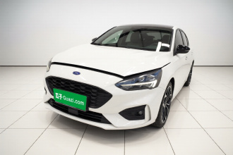 福特 福克斯 2020款 三厢 EcoBoost 180 自动ST Line