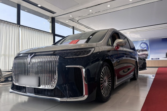 岚图汽车 岚图梦想家 2025款 PHEV 四驱旗舰鲲鹏版