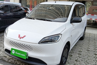 五菱汽车 五菱宏光新能源 2025款 增程式混动 50KM 舒适型