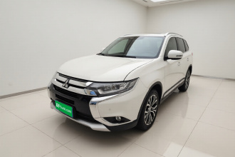 三菱 欧蓝德 2018款 2.0L 两驱荣耀版 5座