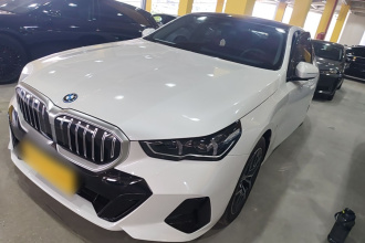 宝马i5 2024款 eDrive 35L M运动套装