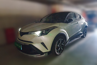 丰田C-HR 2018款 2.0L 领先天窗版 国V