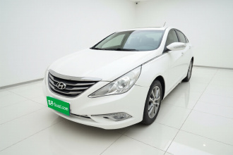 现代 索纳塔 2013款 2.0L 自动豪华版