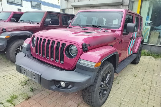 Jeep 牧马人 2022款 2.0T 高地巴哈马沙滩粉特别版