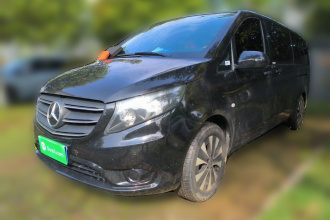 奔驰 威霆 2023款 2.0T 商务版 7座