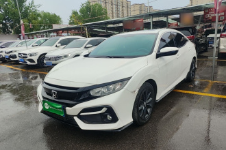 本田 思域 2021款 HATCHBACK 220TURBO CVT新锐控