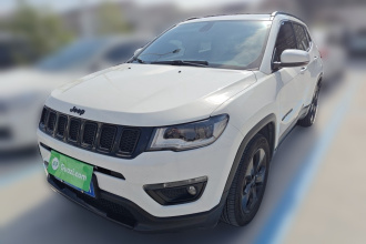 Jeep 指南者 2019款 220T 自动夜鹰版