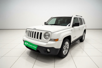 Jeep 自由客 2012款 2.4 运动版