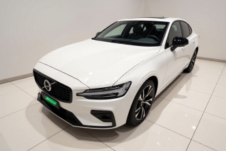 沃尔沃S60 2025款 B5 智雅运动版