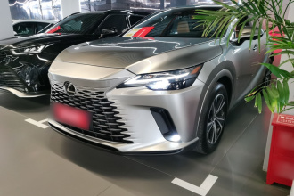 雷克萨斯RX 2025款 300 四驱骏享版