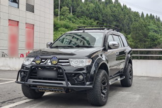 三菱 帕杰罗·劲畅 2013款 3.0L 自动四驱行政版