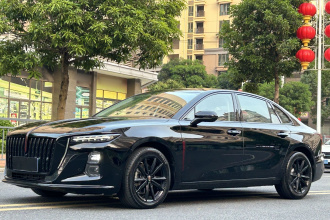 红旗H5 2025款 2.0T 自动玄影版