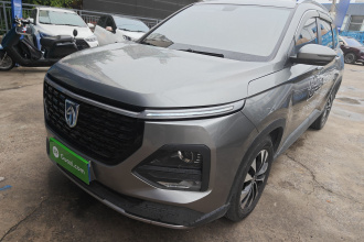 宝骏530 2020款 1.5T CVT尊贵互联型 7座