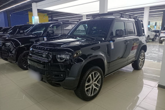 路虎卫士 2024款 110 3.0T P400 暗黑特别版