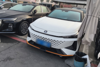 长安UNI-V 2025款 1.5T 500Bar尊贵运动型