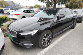 沃尔沃S90 2025款 B5 智逸豪华版