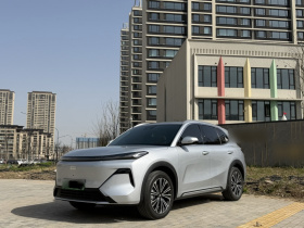 吉利银河 银河星舰7 EM-i 2025款 120km 领航版